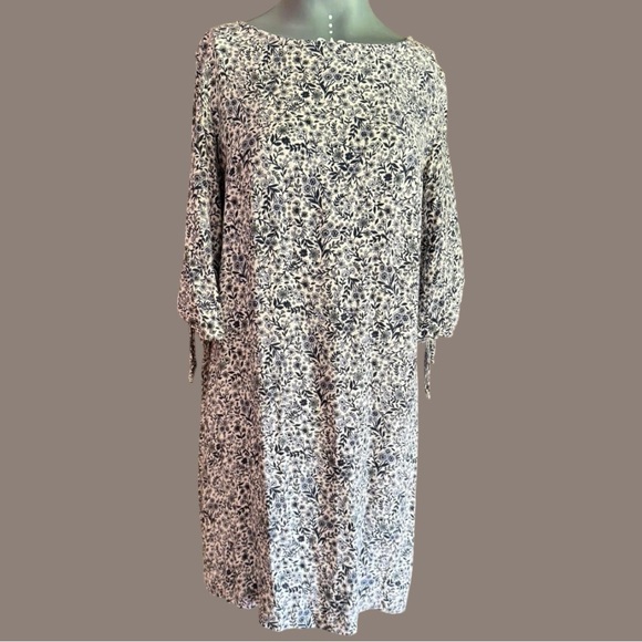 🩵 H&M Magnificent blue floral dress 🩵 - Picture 1 of 3